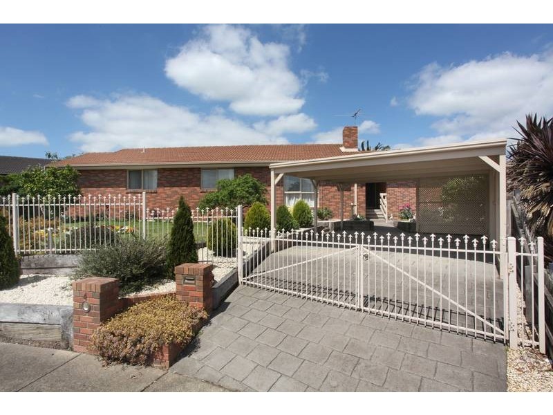 4 Kinta Close, Berwick VIC 3806