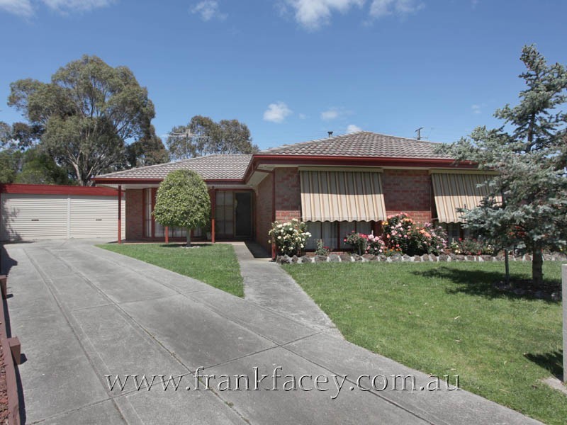 7 Hood Court, Berwick VIC 3806