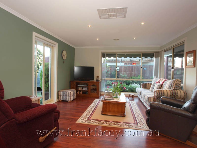 124 Avebury Drive, Berwick VIC 3806