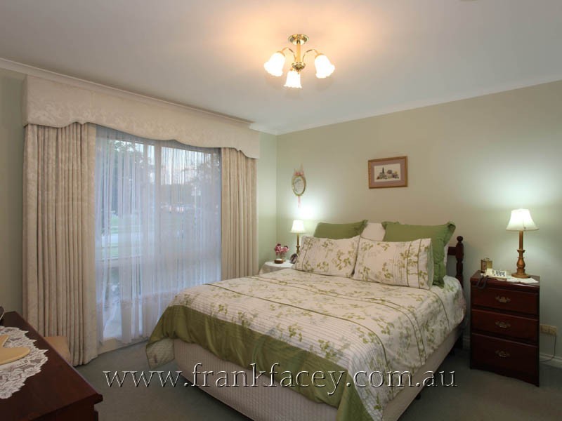 124 Avebury Drive, Berwick VIC 3806