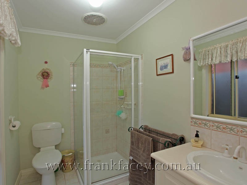 124 Avebury Drive, Berwick VIC 3806