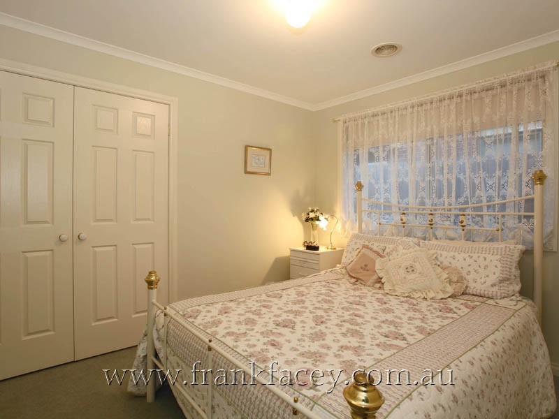 124 Avebury Drive, Berwick VIC 3806