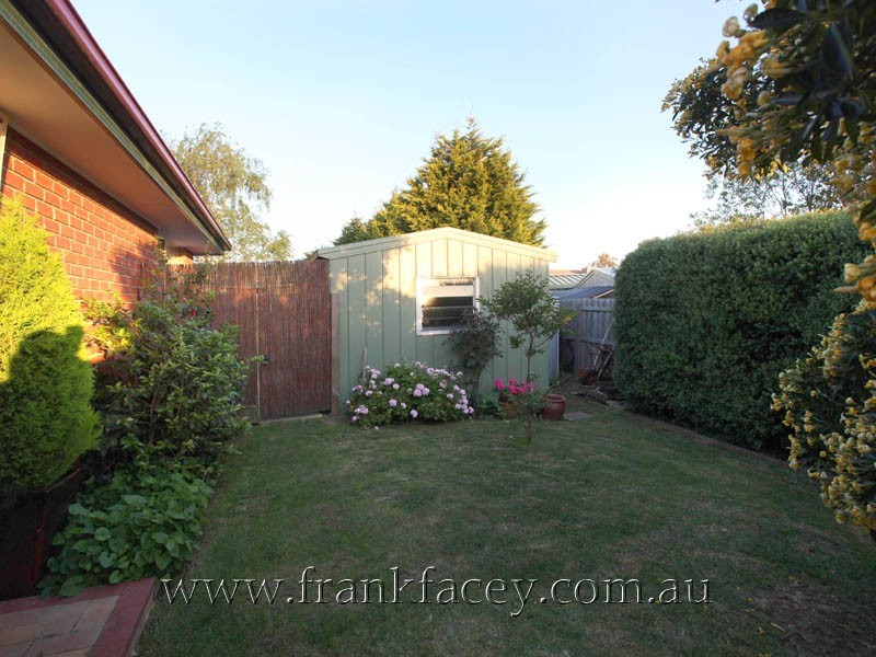 124 Avebury Drive, Berwick VIC 3806