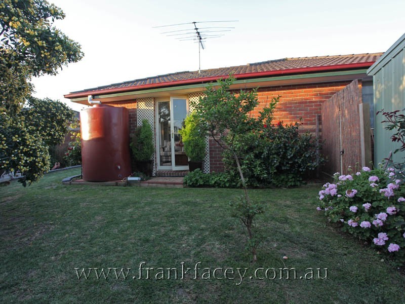 124 Avebury Drive, Berwick VIC 3806