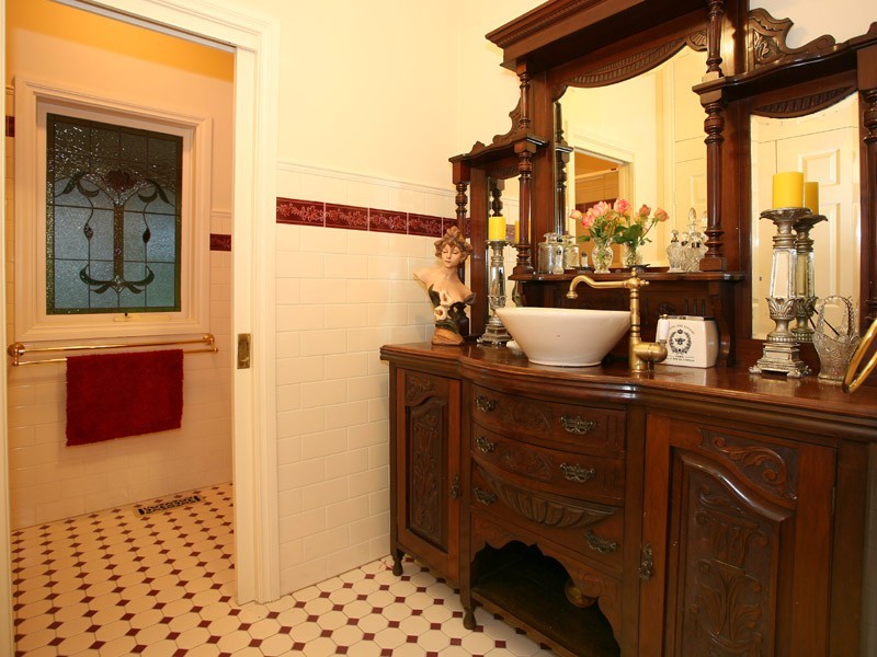 5 High Street, Guys Hill VIC 3807