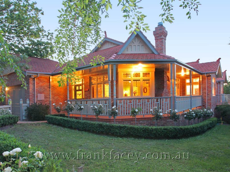 9 Rutland Road, Berwick VIC 3806