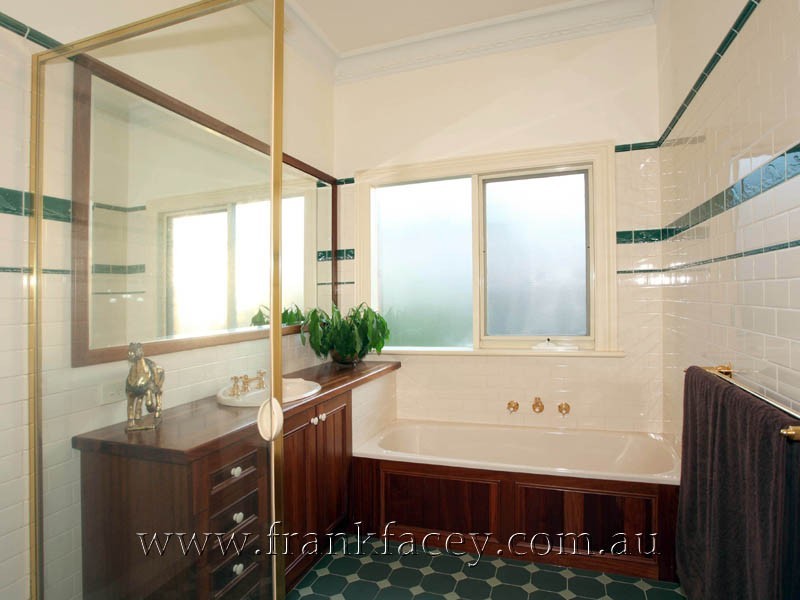 9 Rutland Road, Berwick VIC 3806