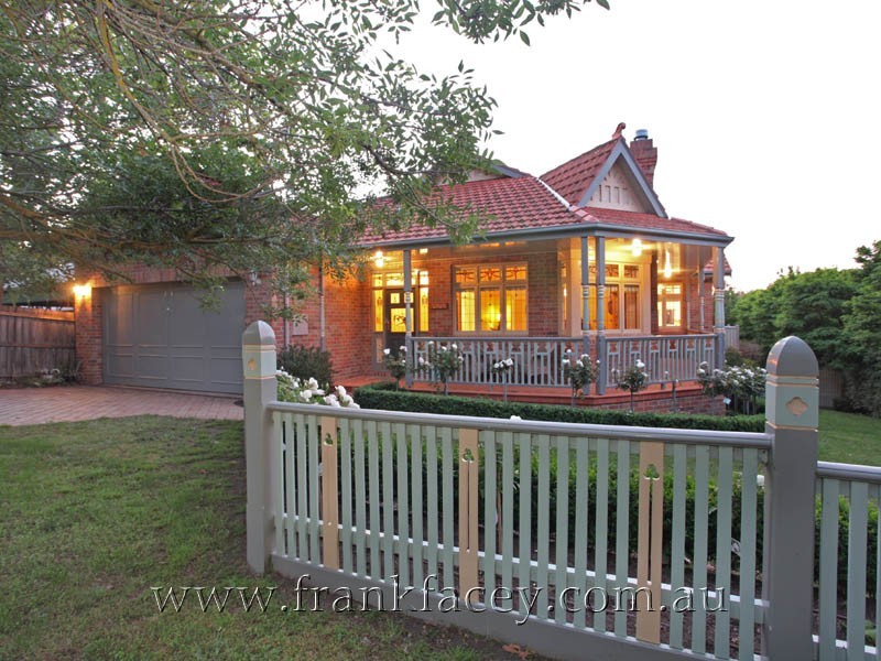 9 Rutland Road, Berwick VIC 3806