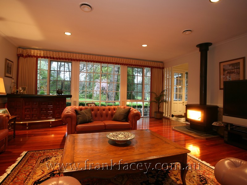 6 Boundary Road, Narre Warren East VIC 3804