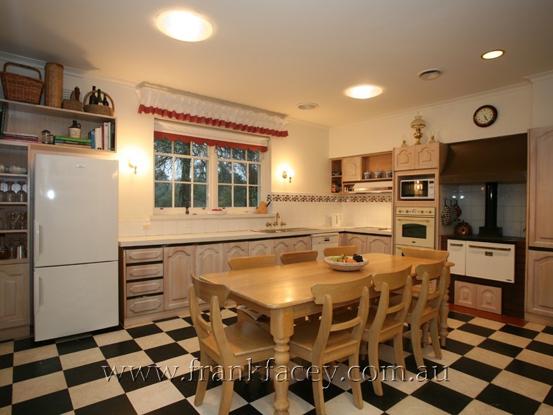 6 Boundary Road, Narre Warren East VIC 3804