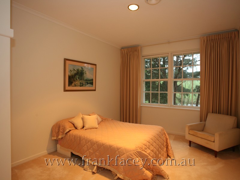 6 Boundary Road, Narre Warren East VIC 3804