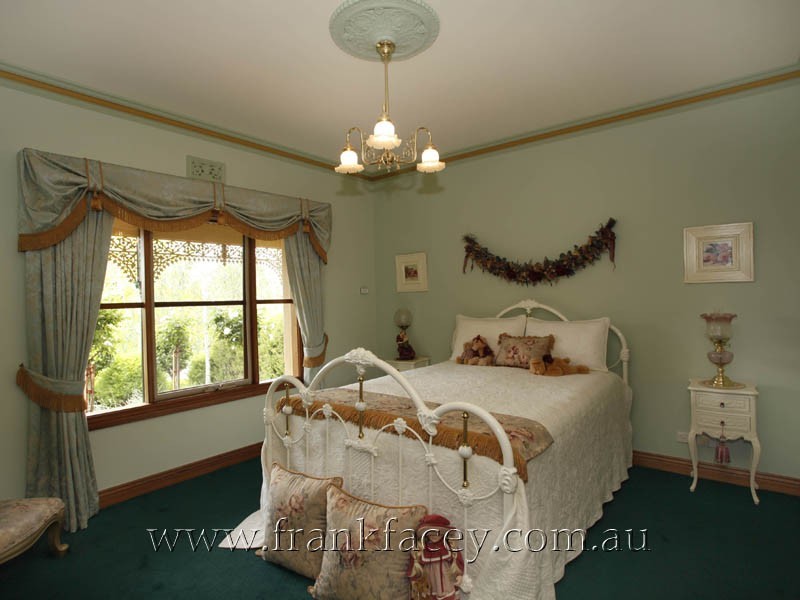 11 Valda Close, Berwick VIC 3806