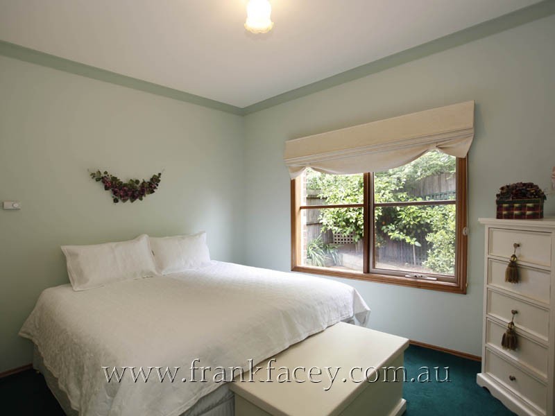 11 Valda Close, Berwick VIC 3806