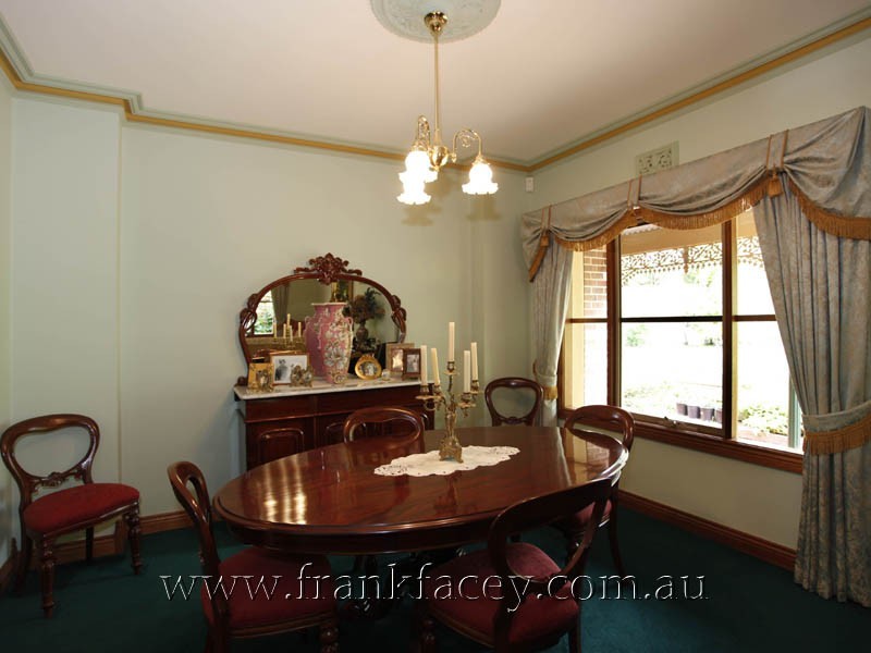 11 Valda Close, Berwick VIC 3806