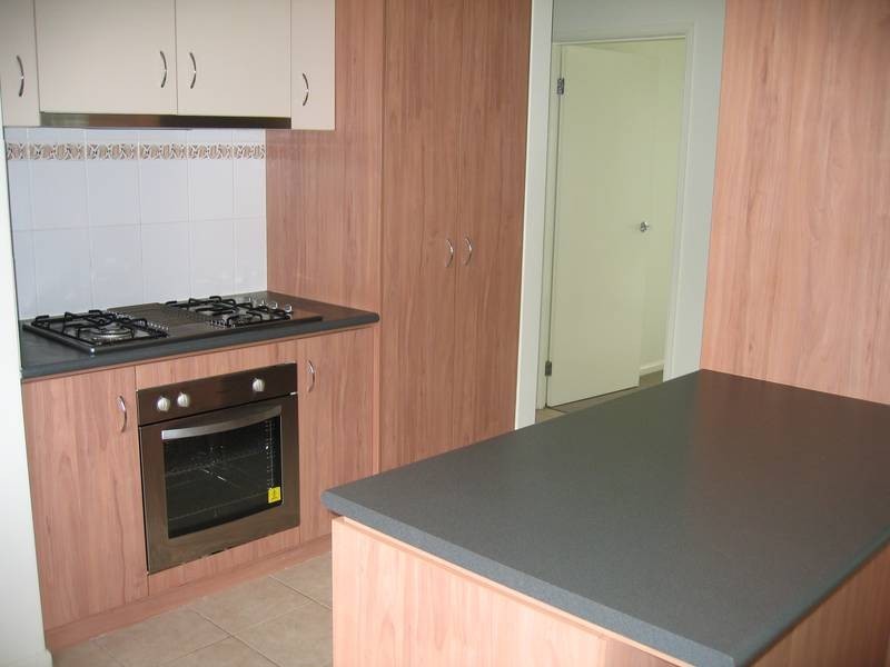 8/150 Avebury Drive, Berwick VIC 3806