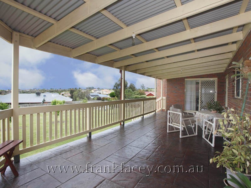 37-39 St Helens Crescent, Narre Warren North VIC 3804