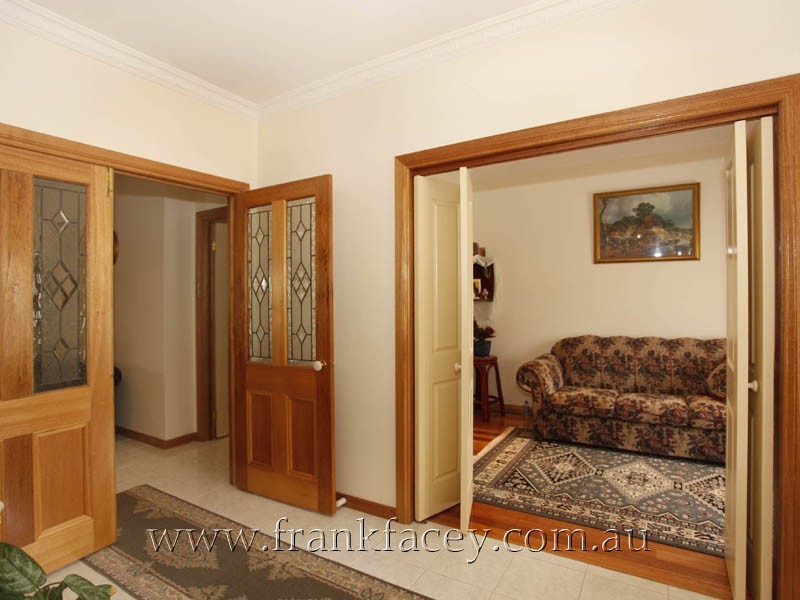 37-39 St Helens Crescent, Narre Warren North VIC 3804