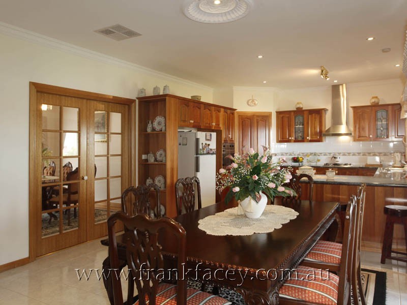 37-39 St Helens Crescent, Narre Warren North VIC 3804
