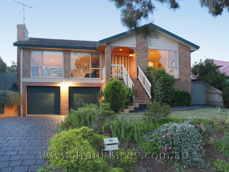 28 Shute Avenue, Berwick VIC 3806