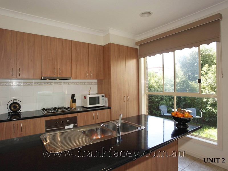 1 & 2/5 Railway Avenue, Beaconsfield VIC 3807