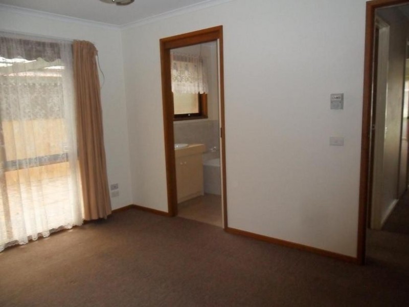 84 Prospect Hill Road, Narre Warren VIC 3805