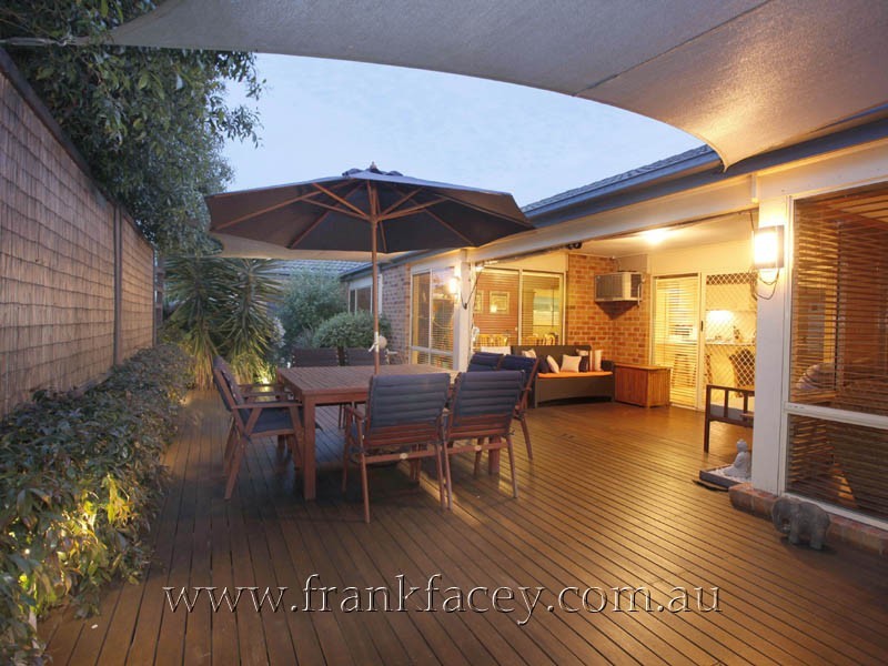 11 Mornington Grove, Berwick VIC 3806