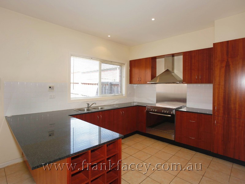 6/10 Parkhill Drive, Berwick VIC 3806