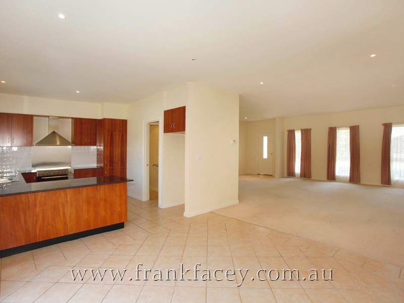 6/10 Parkhill Drive, Berwick VIC 3806