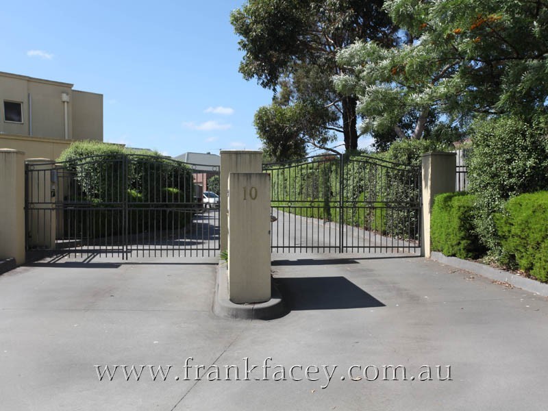 6/10 Parkhill Drive, Berwick VIC 3806