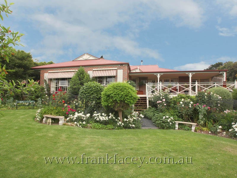 5 Corringham Road, Beaconsfield Upper VIC 3808