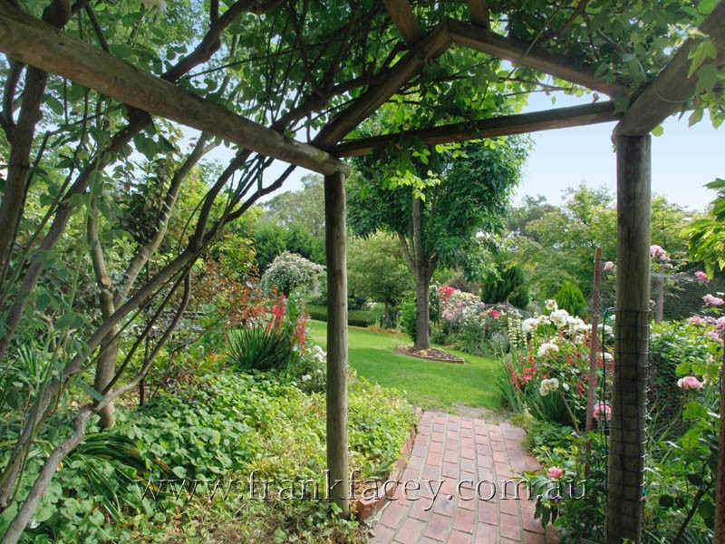 5 Corringham Road, Beaconsfield Upper VIC 3808