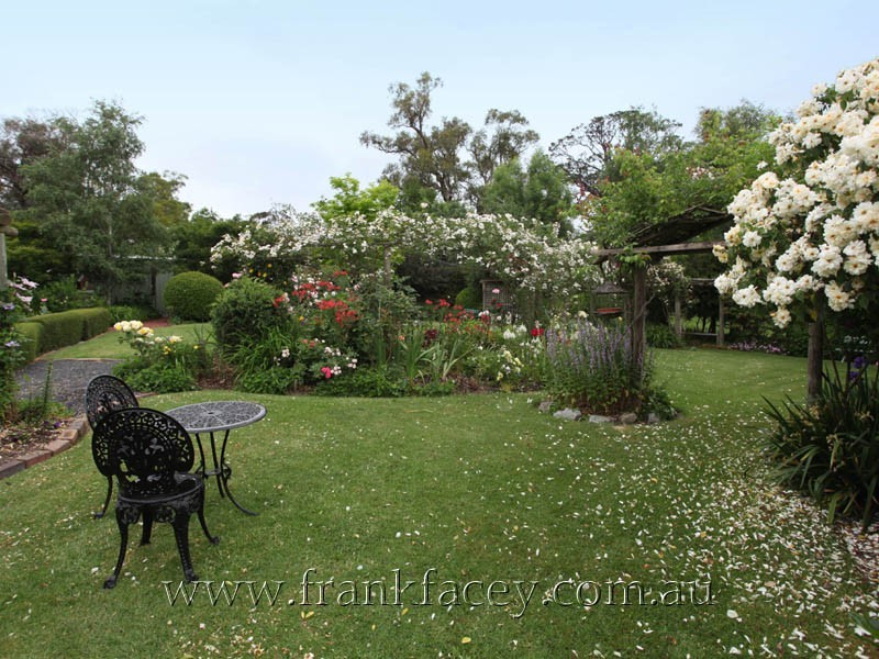 5 Corringham Road, Beaconsfield Upper VIC 3808