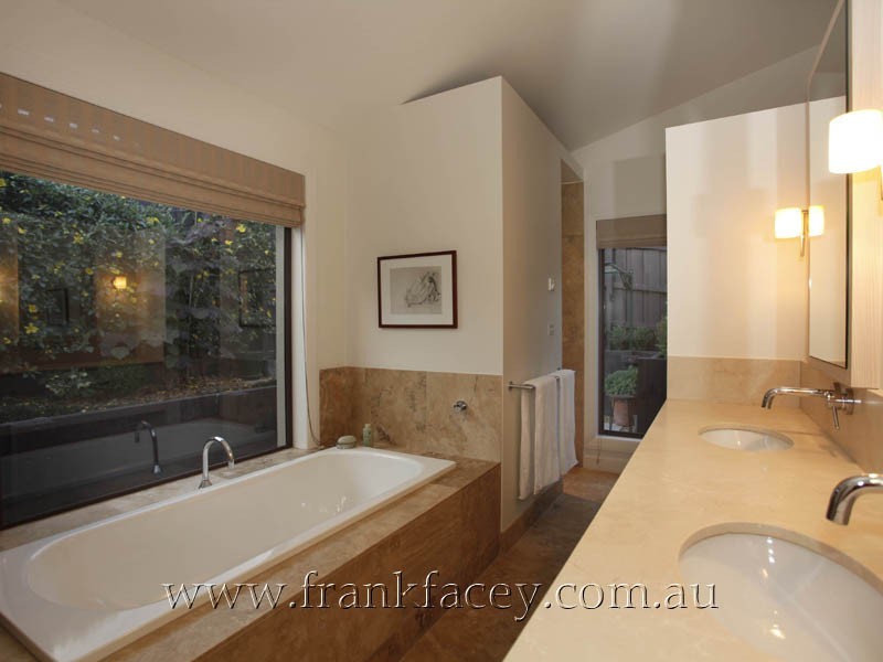 19B Neill Street, Berwick VIC 3806