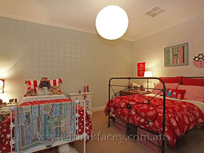 19B Neill Street, Berwick VIC 3806