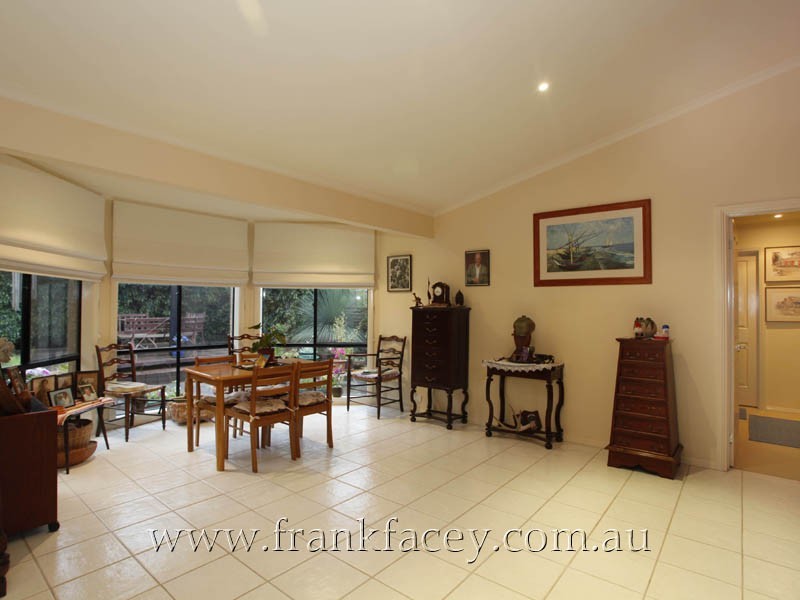 6 Petrel Place, Berwick VIC 3806