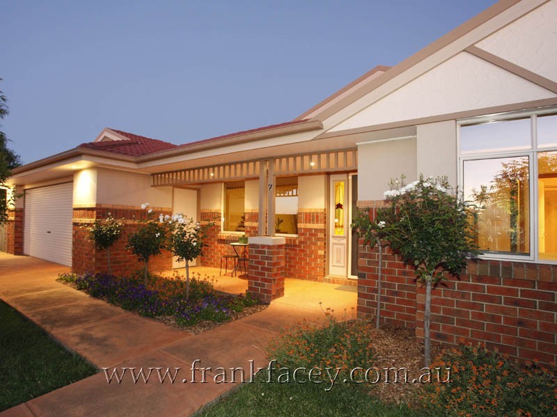 7 Sherman Court, Berwick VIC 3806