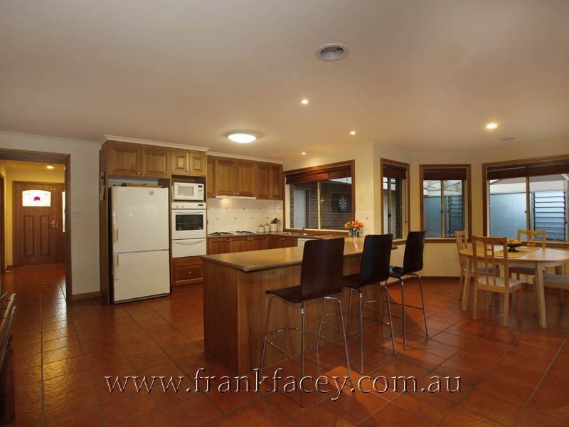 7 Sherman Court, Berwick VIC 3806