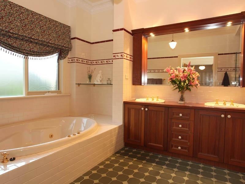 9 Rutland Road, Berwick VIC 3806