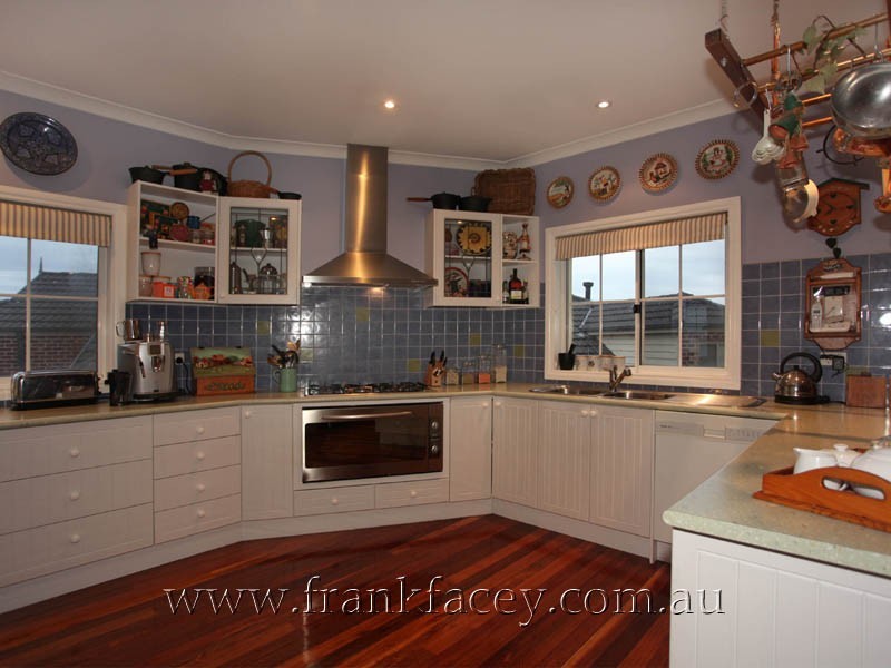 13 Yaldara Drive, Berwick VIC 3806