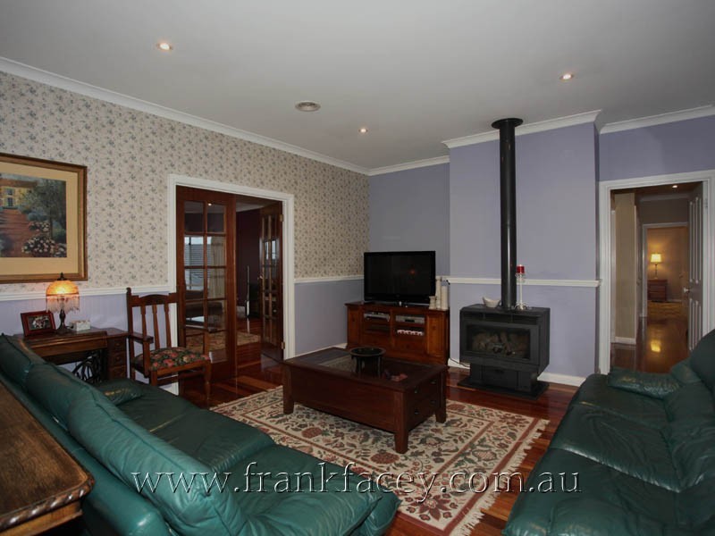 13 Yaldara Drive, Berwick VIC 3806