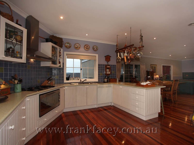 13 Yaldara Drive, Berwick VIC 3806