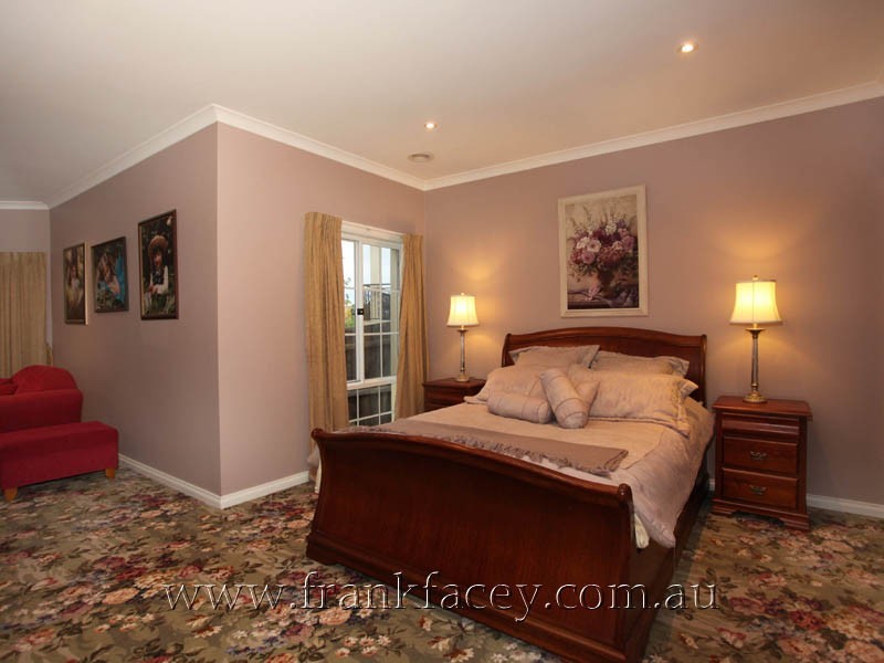 13 Yaldara Drive, Berwick VIC 3806