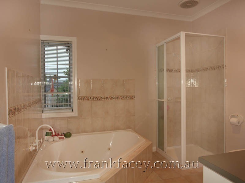 13 Yaldara Drive, Berwick VIC 3806