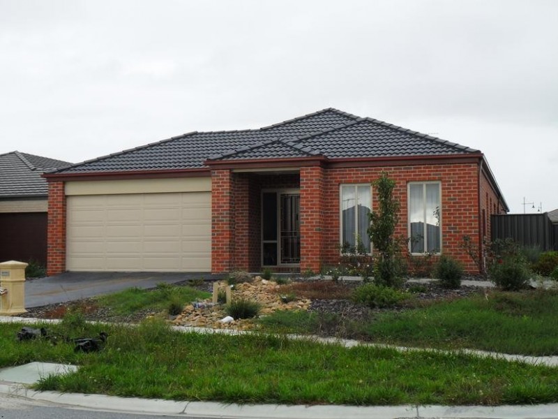 7 Sagan Drive, Cranbourne North VIC 3977