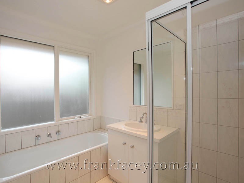 5 Kimberly Court, Berwick VIC 3806