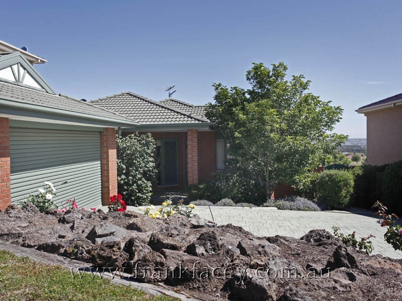 5 Renwarl Close, Berwick VIC 3806