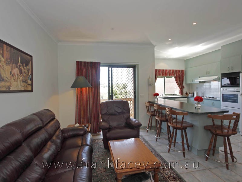 5 Renwarl Close, Berwick VIC 3806