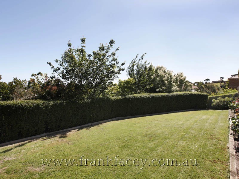 5 Renwarl Close, Berwick VIC 3806
