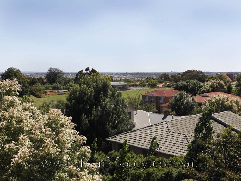 5 Renwarl Close, Berwick VIC 3806