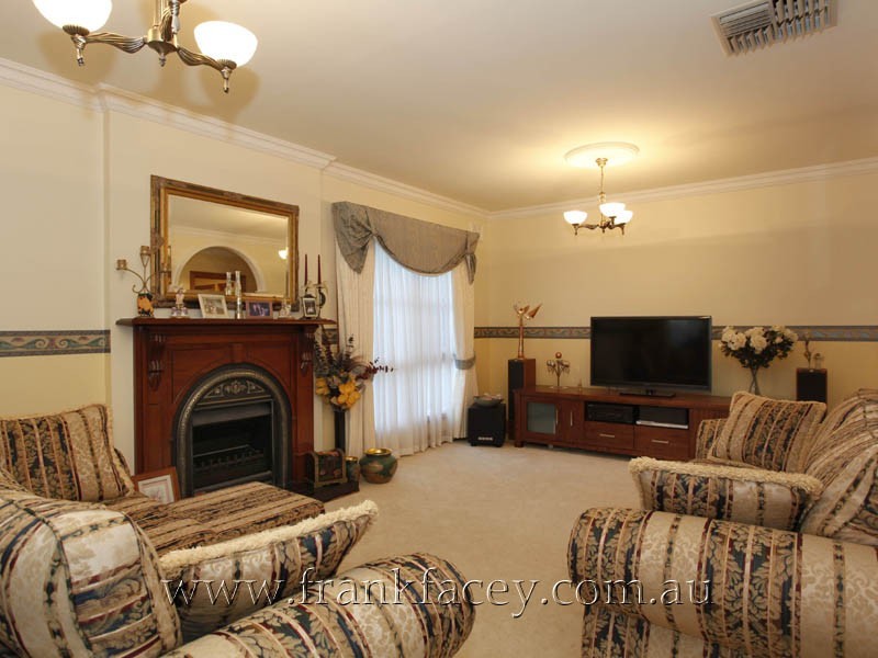 62 Jerilderie Drive, Berwick VIC 3806